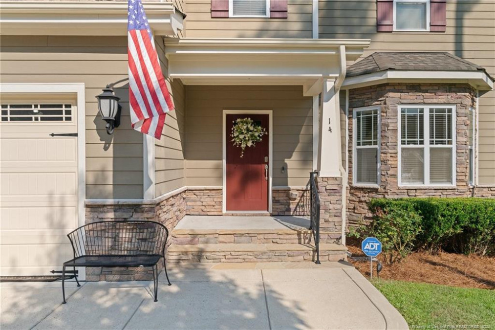 14 Valley Brook Ln Spring Lake, NC 28390