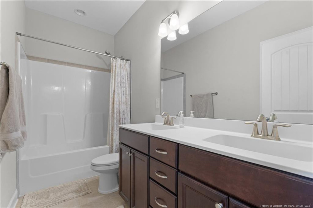 14 Valley Brook Ln Spring Lake, NC 28390