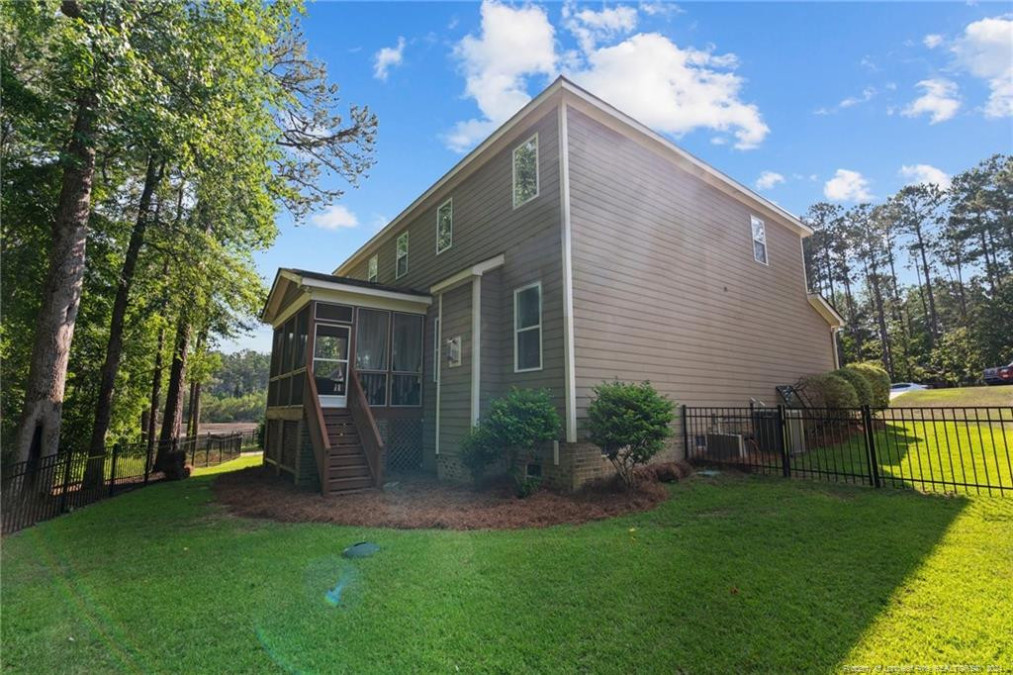 14 Valley Brook Ln Spring Lake, NC 28390