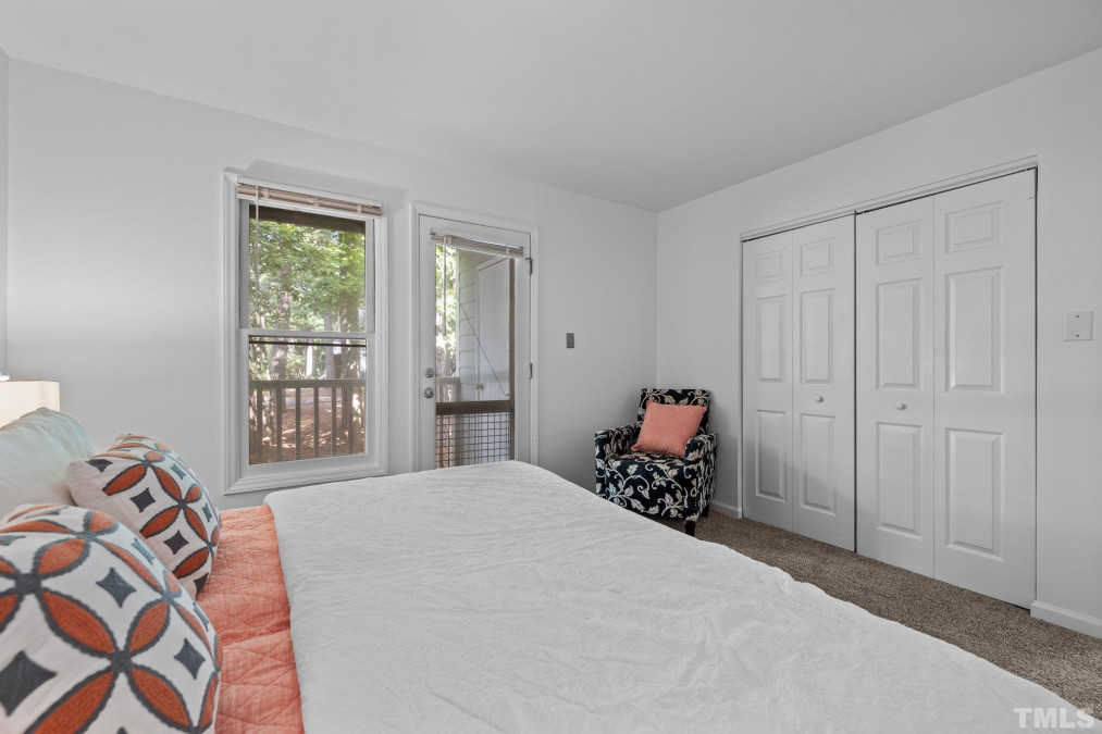 121 Westview Dr Carrboro, NC 27510