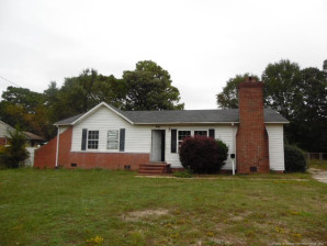 1833 Wayne Ln Fayetteville, NC 28304