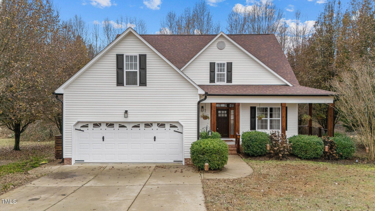 2072 Rowland Pond Dr Willow Springs, NC 27592