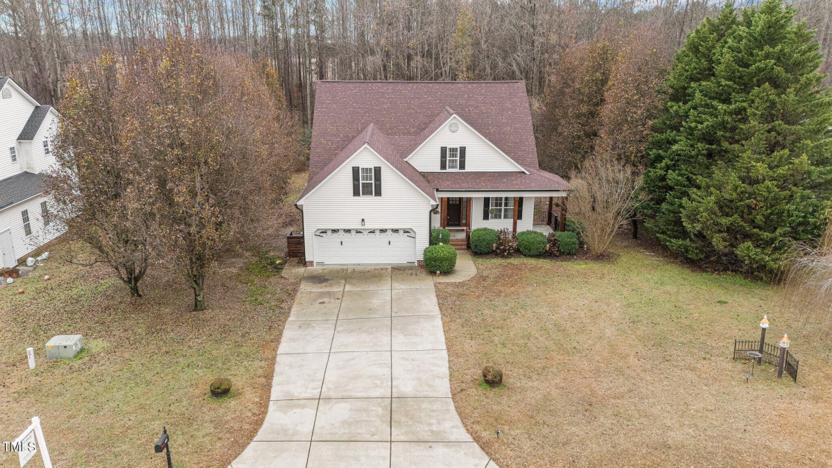 2072 Rowland Pond Dr Willow Springs, NC 27592