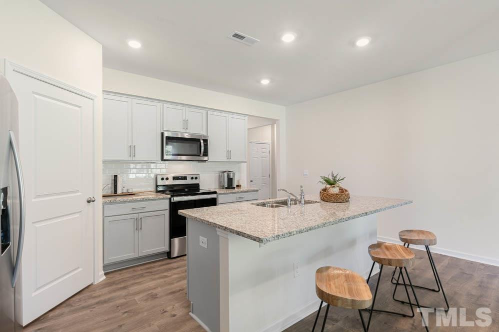 35 Hickory Hollow Cir Youngsville, NC 27596