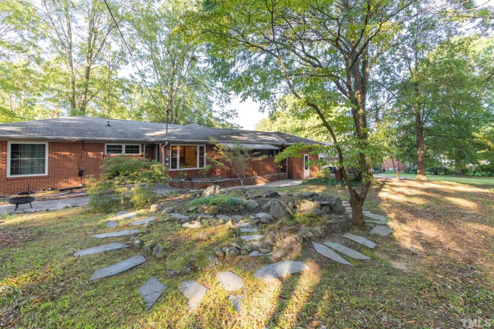 2168 Woodland Ave, Burlington, NC 27215 Raleigh Realty