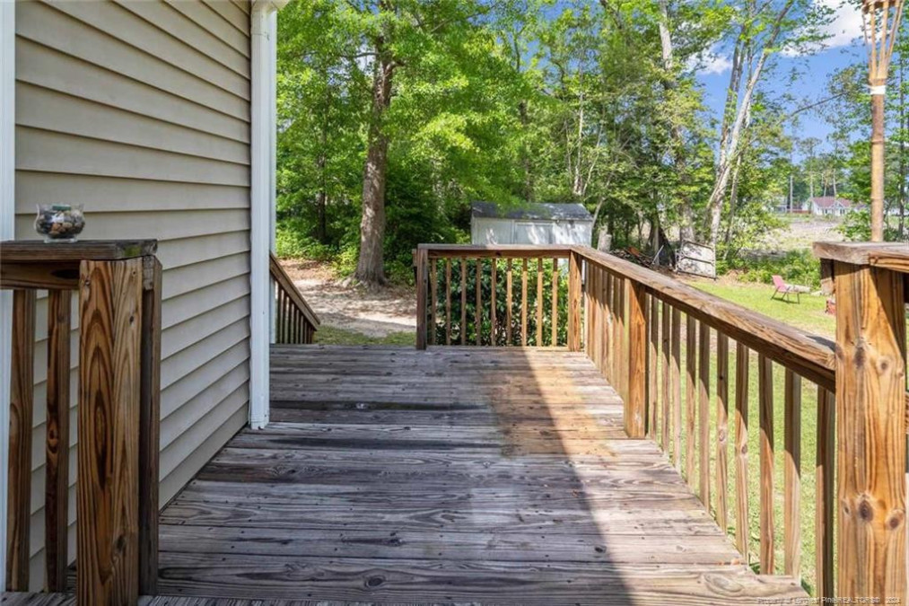 243 Hunters Creek Dr Raeford, NC 28376