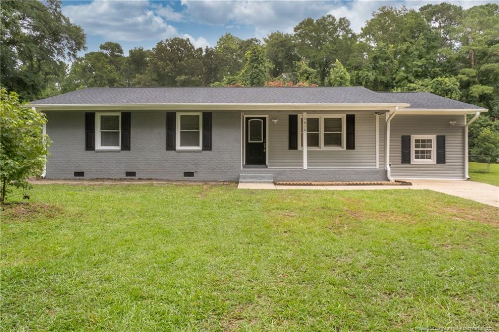 1616 Dolphin St Spring Lake, NC 28390