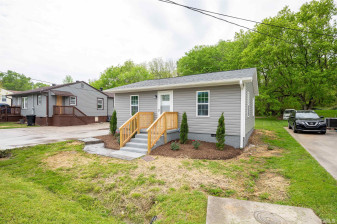 1812 Harris Dr Burlington, NC 27217