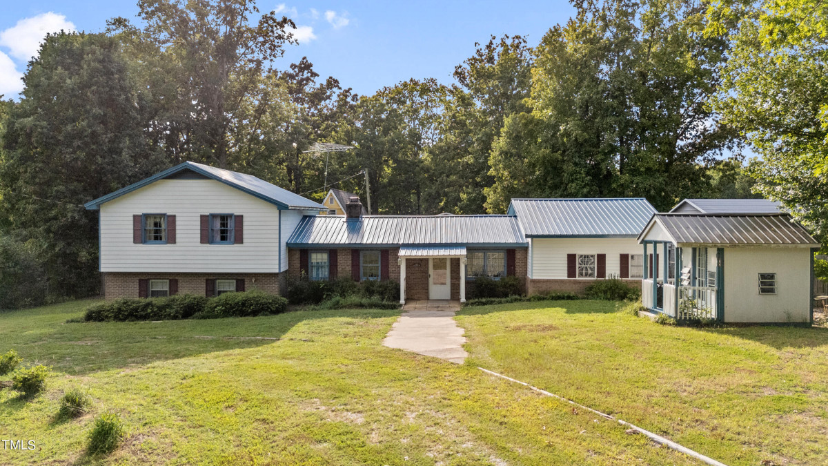 125 Walter St Manson, NC 27553