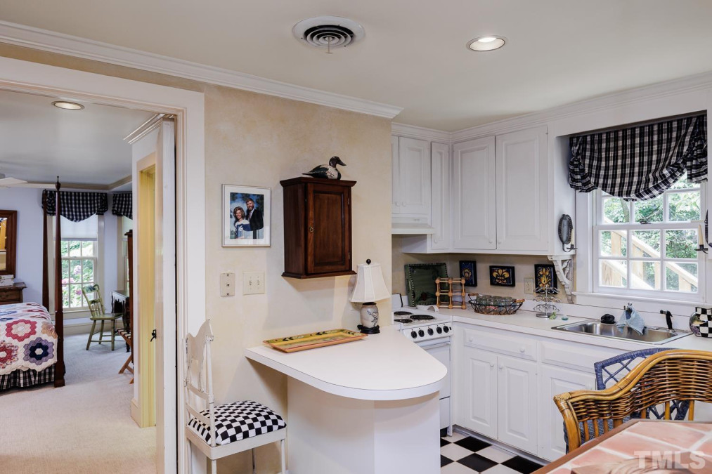 110 Pasquotank Dr, Raleigh, NC 27609 Raleigh Realty