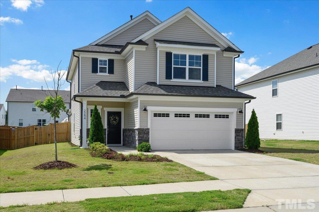 2244 Fairway Green Dr Fuquay Varina, NC 27526