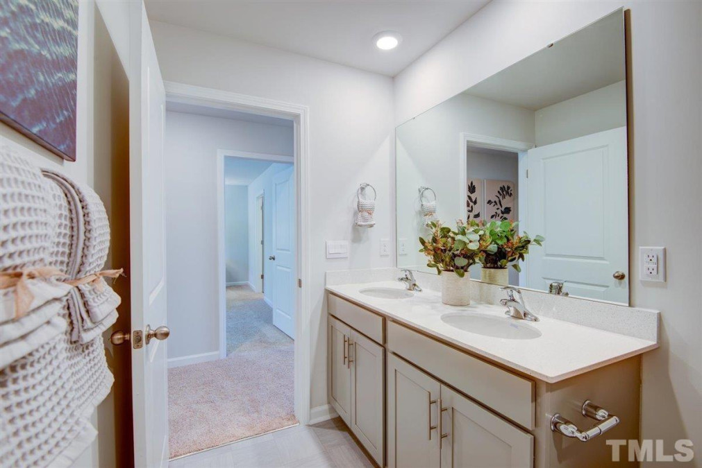 75 Baker Farm Dr Youngsville, NC 27596