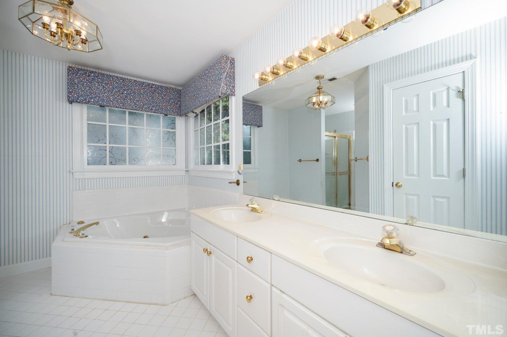 2111 Copeland Way Chapel Hill, NC 27517