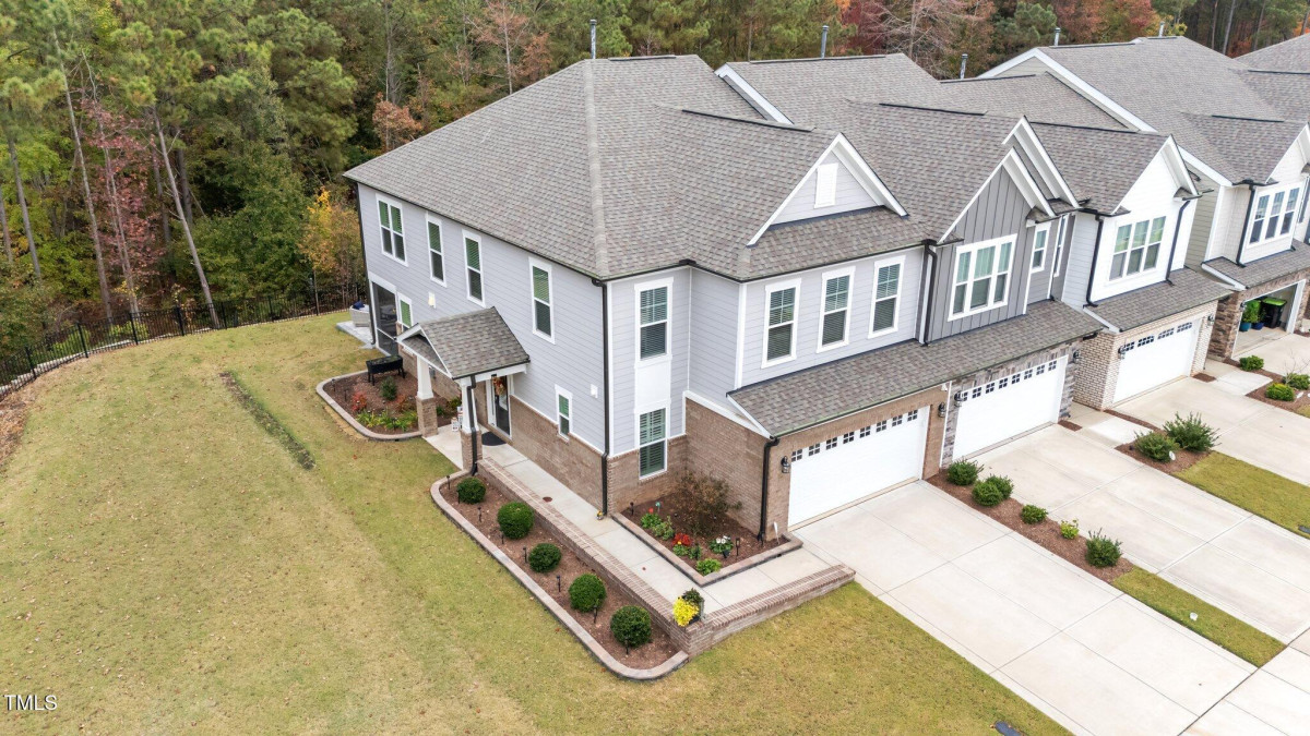 101 Raccoon Pa Holly Springs, NC 27540