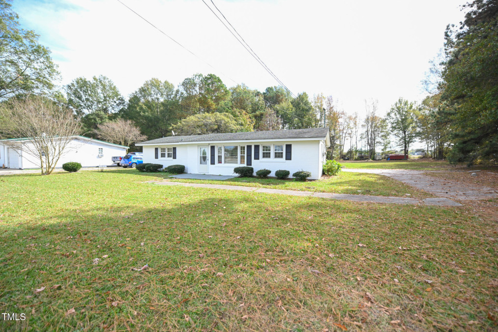 7331 Us 301  Lucama, NC 27851