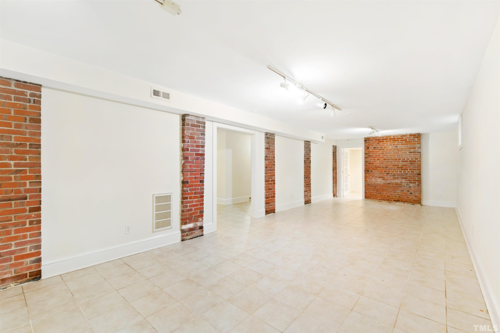 106 Christopher Rd Chapel Hill, NC 27514