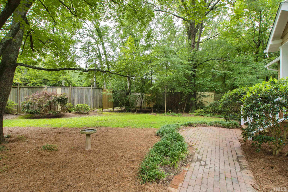 106 Christopher Rd Chapel Hill, NC 27514