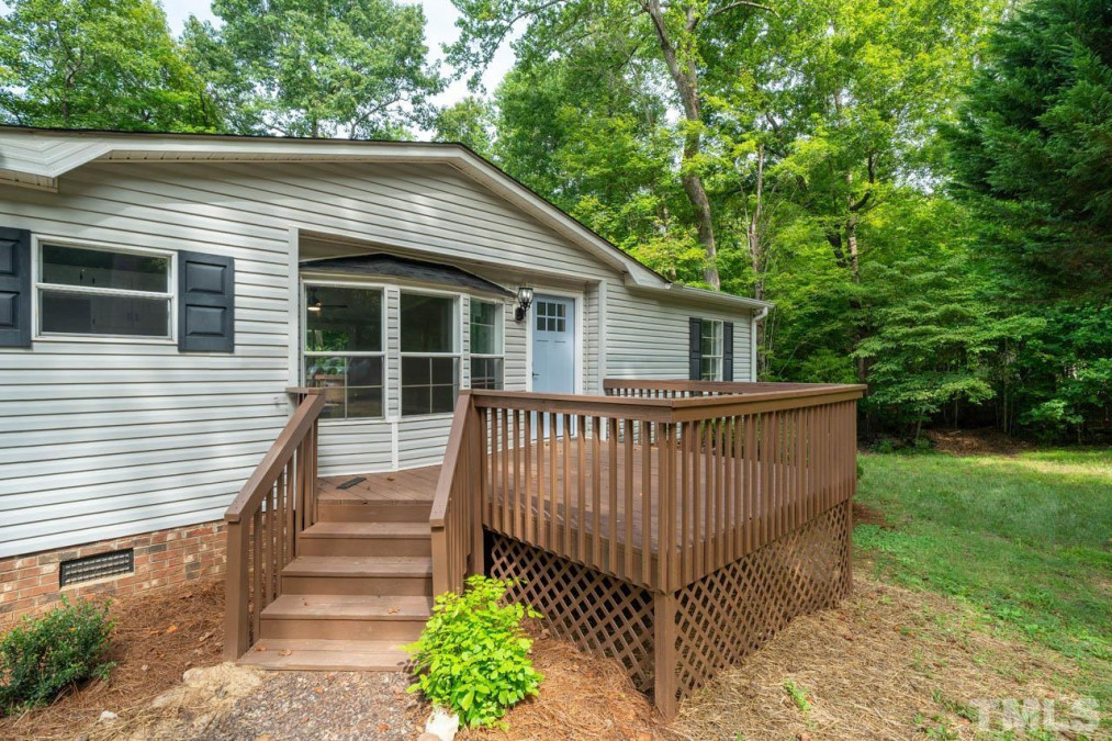 1510 Darlas Walk Mebane, NC 27302