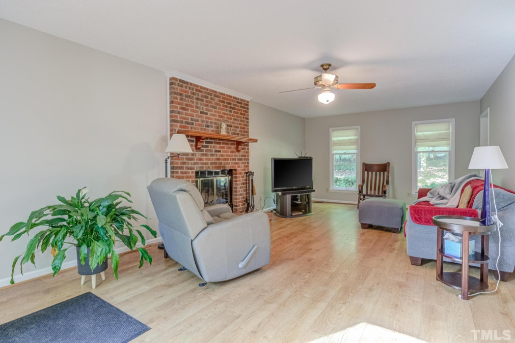 5519 Quail Hollow Dr Hillsborough, NC 27278