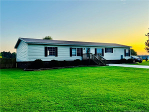 3221 Moss Neck Rd Pembroke, NC 28372