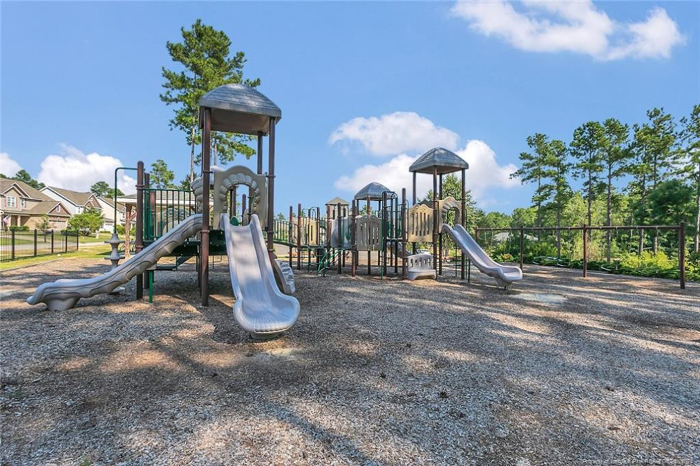 14 Wildlife Bridge Ct Spring Lake, NC 28390