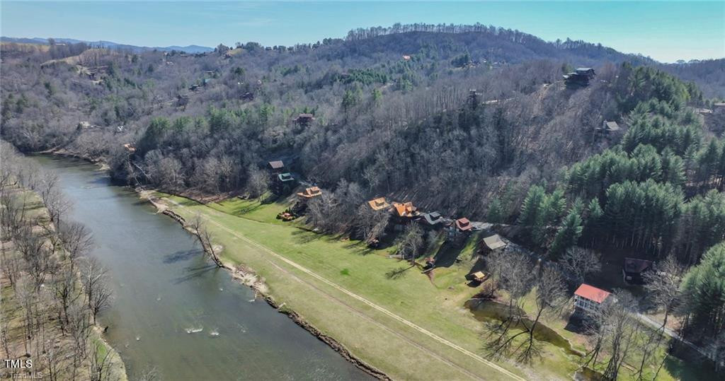14 River Froont Dr Piney Creek, NC 28617