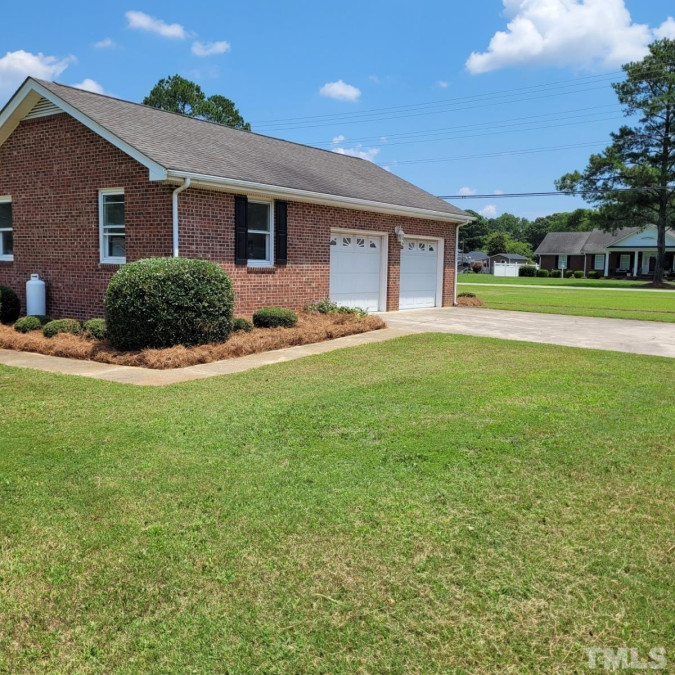 901 Lincoln St Benson, NC 27504