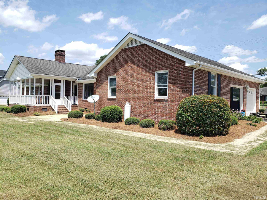 901 Lincoln St Benson, NC 27504