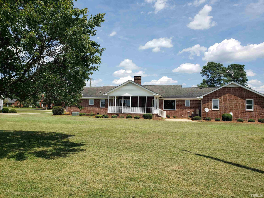 901 Lincoln St Benson, NC 27504