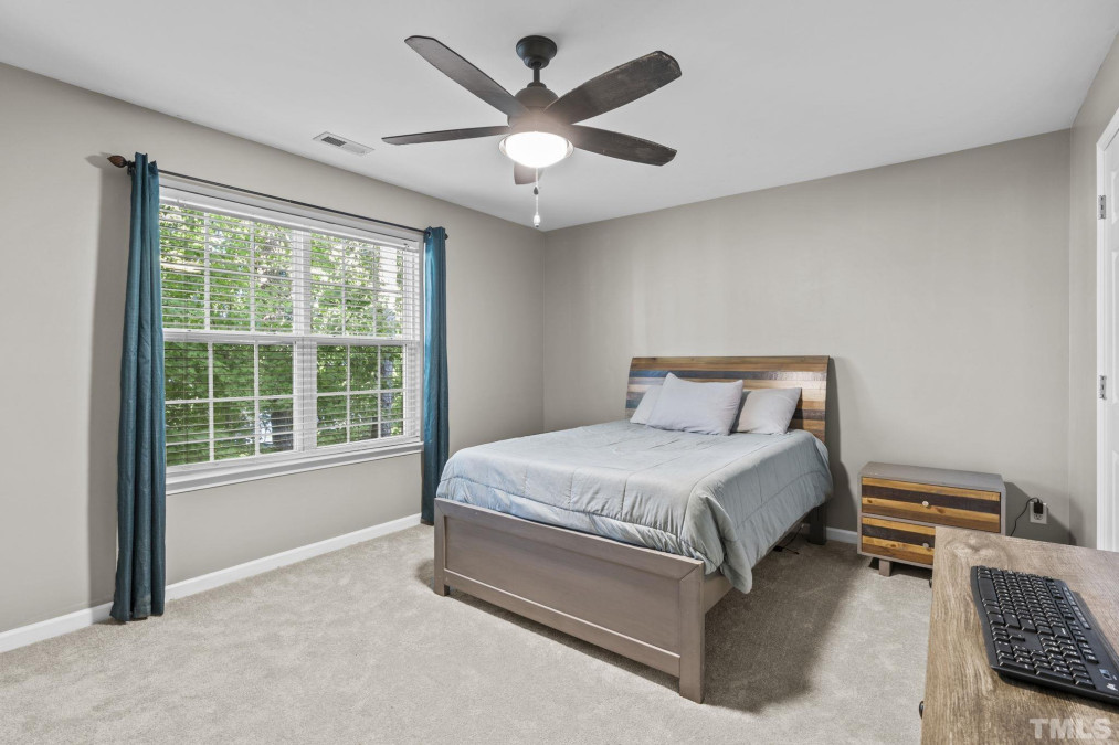 1724 Mclaurin Ln Fuquay Varina, NC 27526