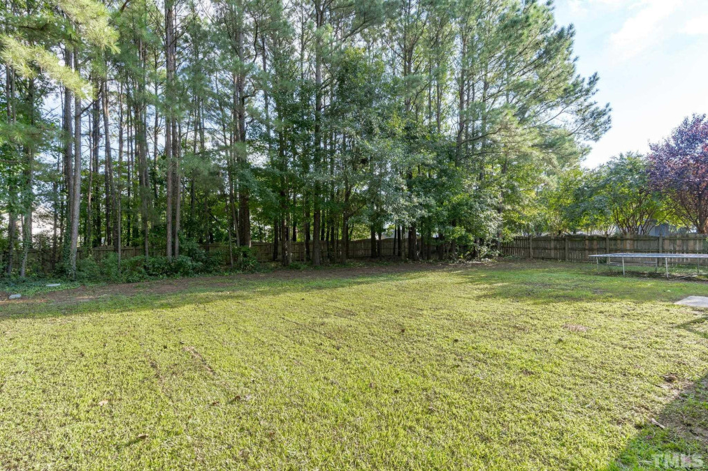 1724 Mclaurin Ln Fuquay Varina, NC 27526