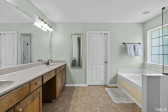 1724 Mclaurin Ln Fuquay Varina, NC 27526