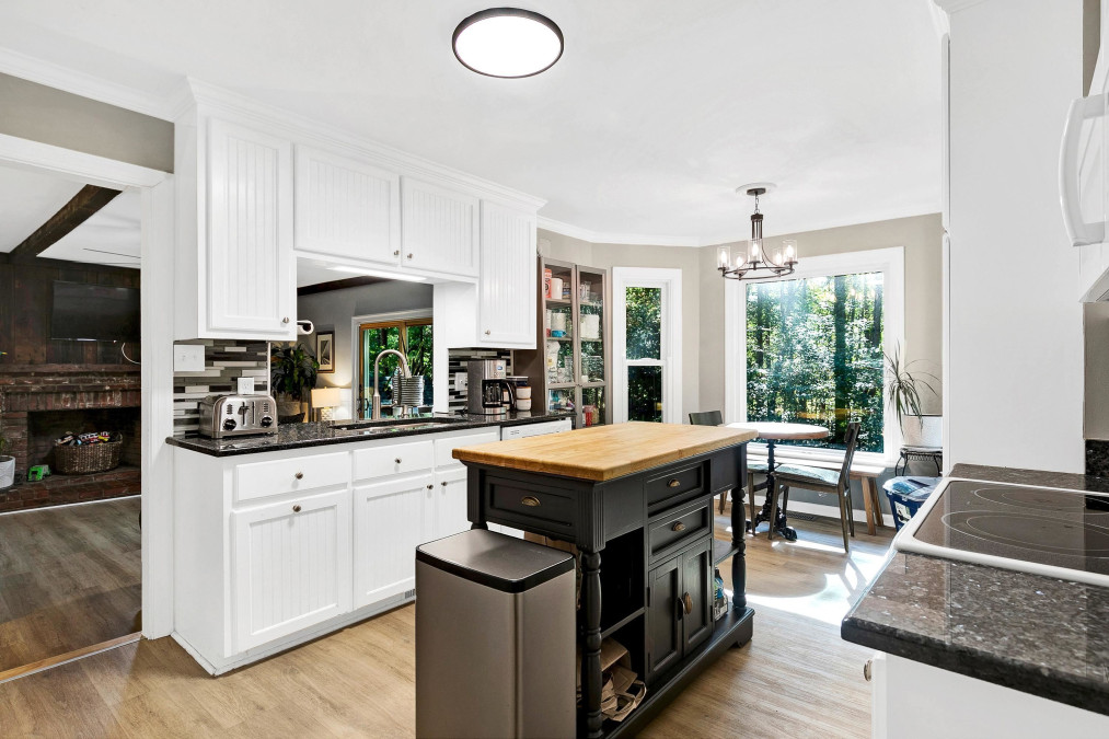 6525 Deerview Dr Raleigh, NC 27606