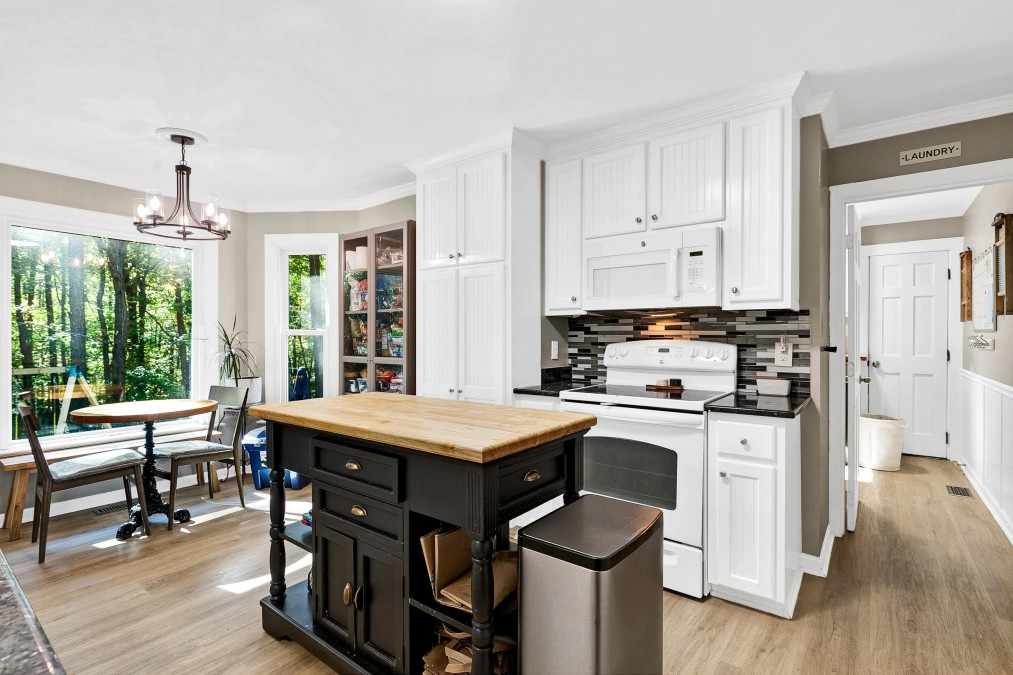 6525 Deerview Dr Raleigh, NC 27606