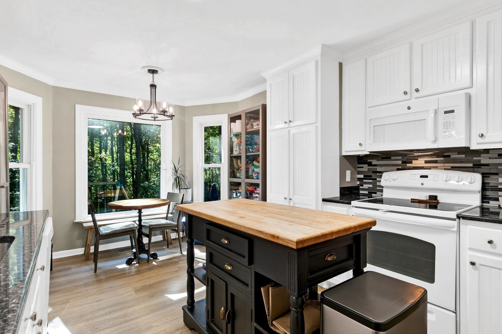 6525 Deerview Dr Raleigh, NC 27606