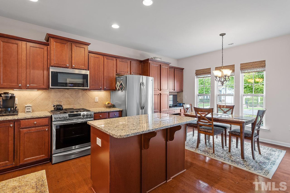 661 Lipford Dr Cary, NC 27519