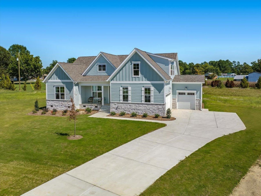 28 Drathaar Ct Lillington, NC 27546