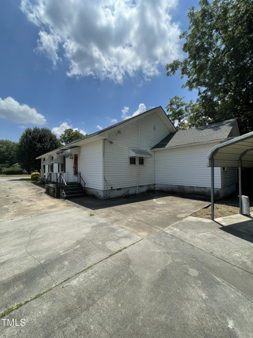 406 16th St Erwin, NC 28339