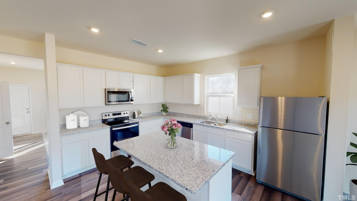 1808 Arapahoe Ridge Dr Raleigh, NC 27604