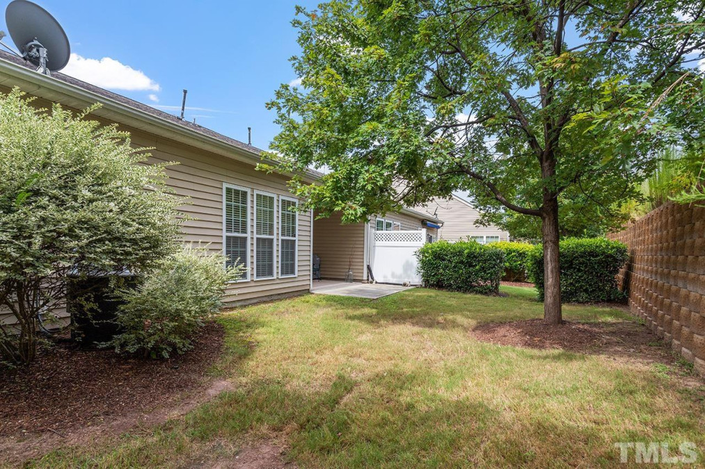 126 Arvind Oaks Cir Cary, NC 27519