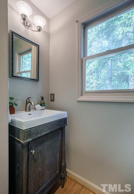 109 Amber Ct Carrboro, NC 27510