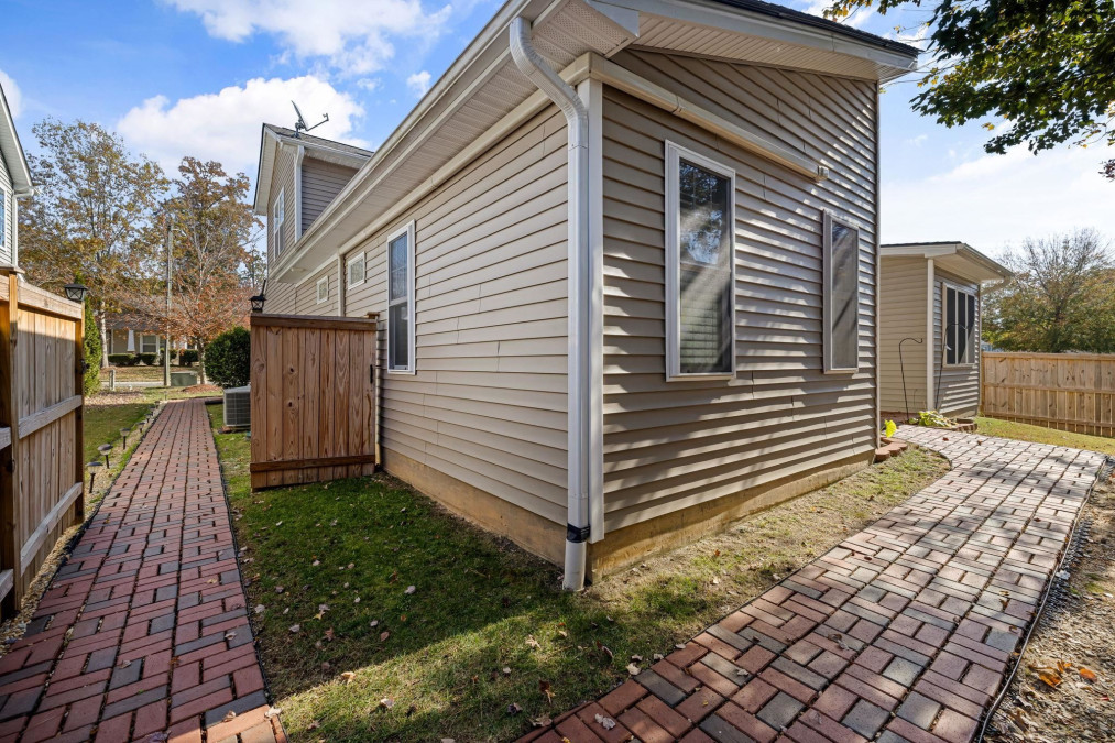 434 Hidden Treasure Dr Durham, NC 27712