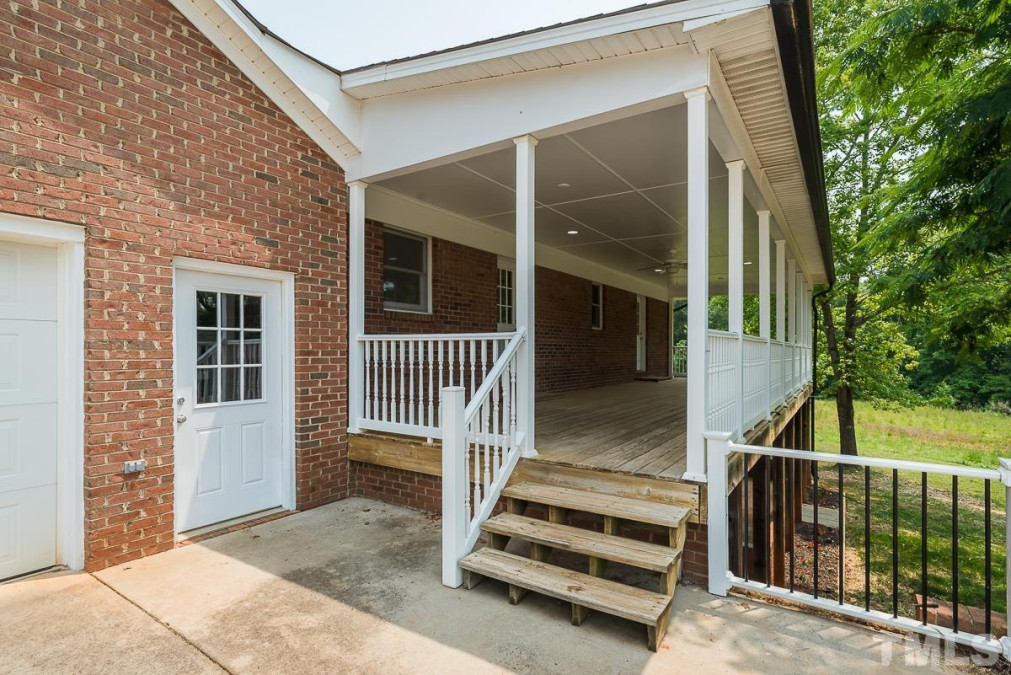 3405 Old Hillsborough Rd Mebane, NC 27302