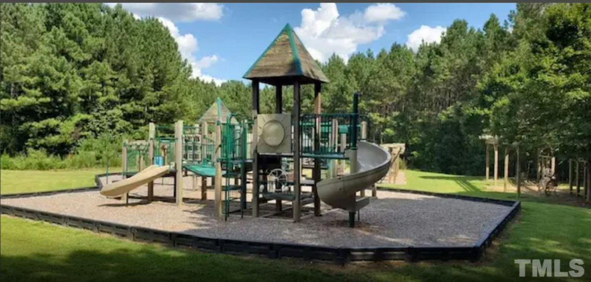 418 The Parks Dr Pittsboro, NC 27312