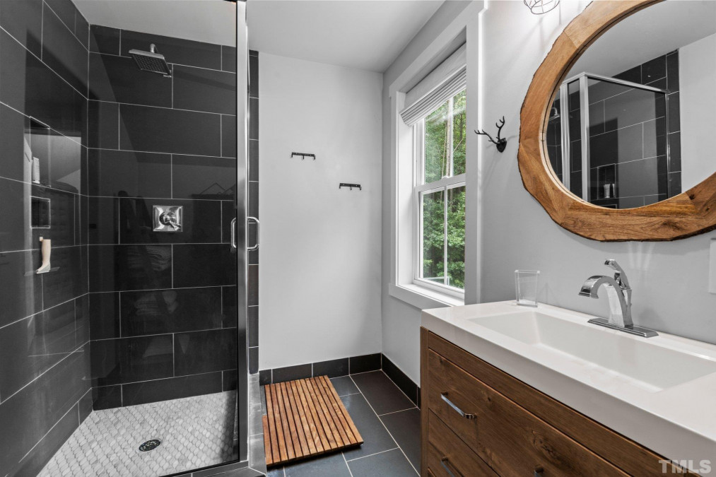 805 Hidden Acres Ln Chapel Hill, NC 27516