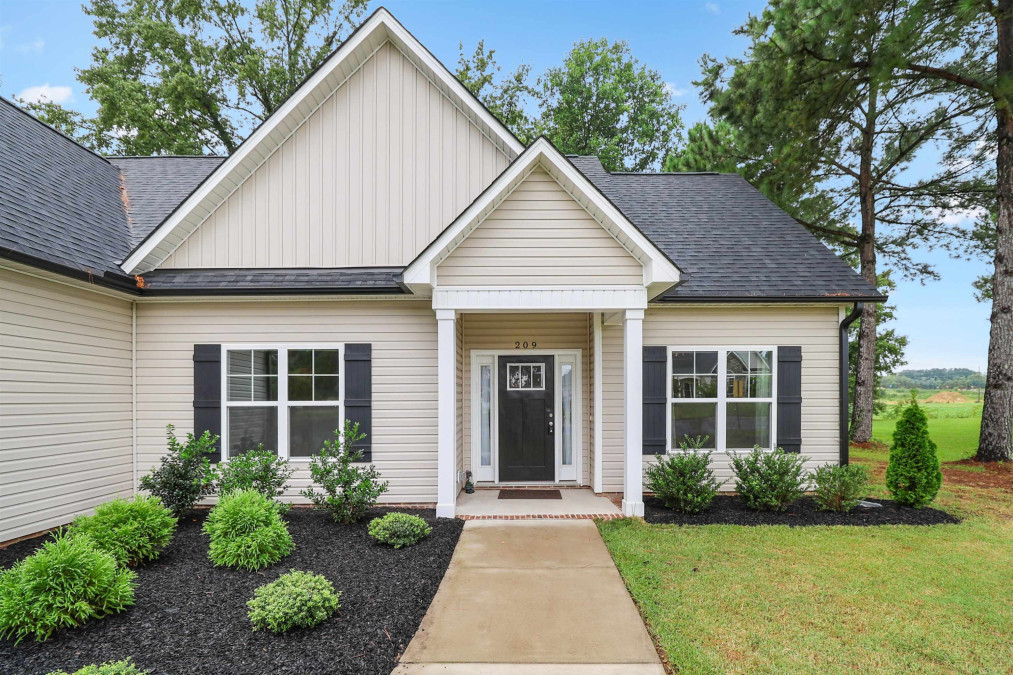 209 Winterlochen Dr Dunn, NC 28334