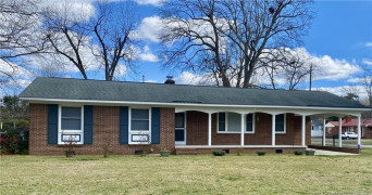 405 Elm St Maxton, NC 28364