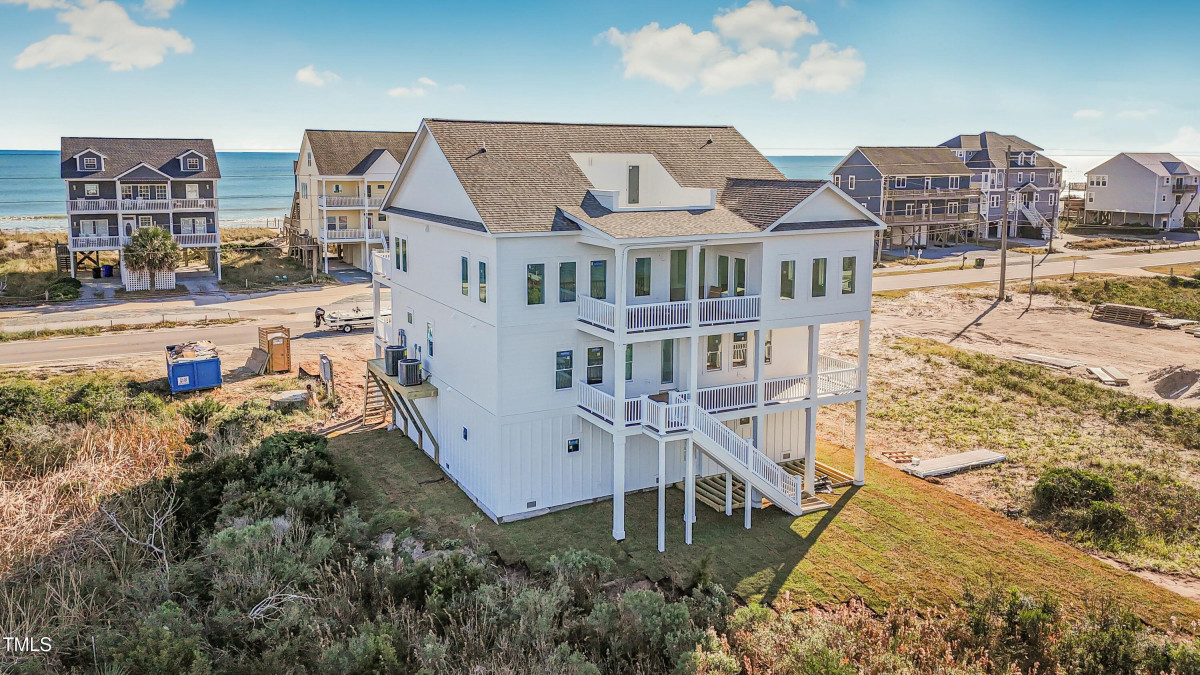 421 New River Inlet Rd North Topsail Beach, NC 28460