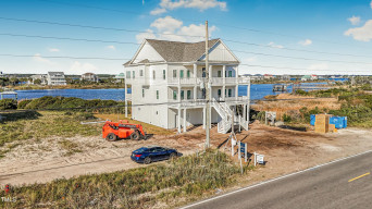 421 New River Inlet Rd North Topsail Beach, NC 28460