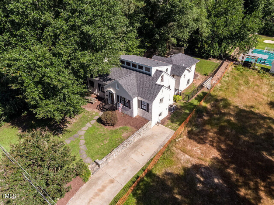 2704 Barmettler St Raleigh, NC 27607